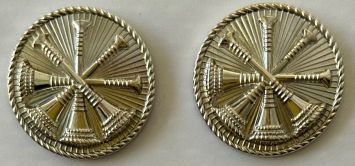 4 - BUGLES 15/16" NICKEL DISC COLLAR PINS - SOLD IN PAIRS.